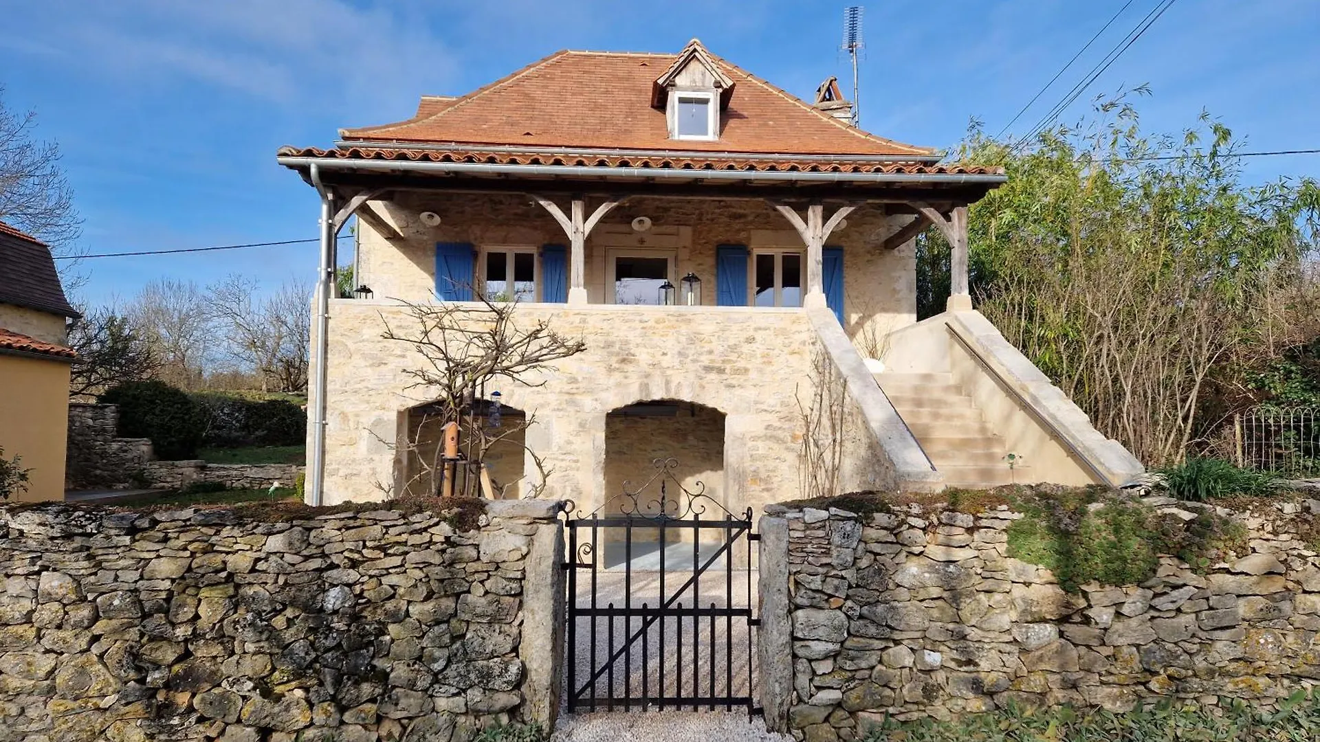 Holiday home Maison Quercynoise En Pierre Concots France